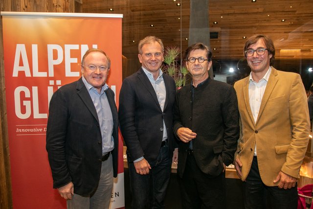 Spannendes "Alpenglühen": Schmitten-Vorstand Erich Egger, Armin Wolf, Michael Kerbler und Johannes Schwaninger.