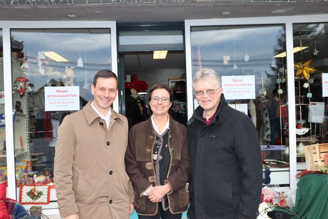 Hospiz-Teamleiterin GU-Süd Monika Dunkl mit den beiden Hospizpaten Ernst Gödl und Karl Brodschneider | Foto: Edith Ertl