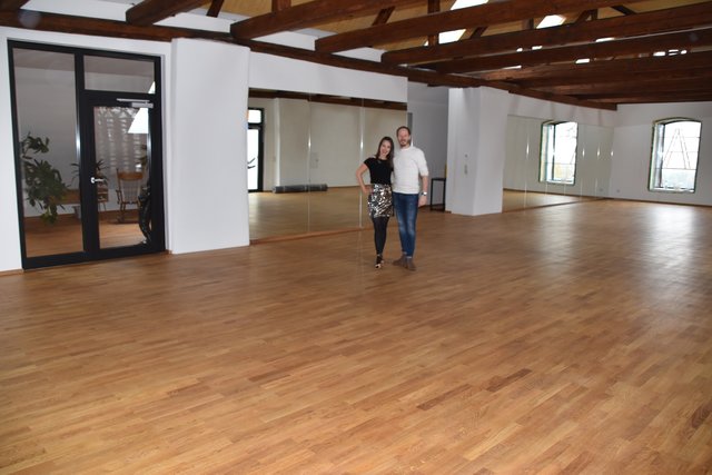 Sonja Conradi und Michael Baumann in ihrem dritten Tanzsaal