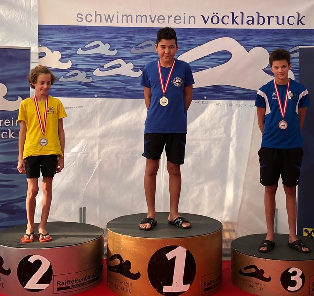 Bajtur Berg (1.) und Noa Nerer (3.) zeigten über 50m Brust im Jahrgang 2007 ihre Klasse.