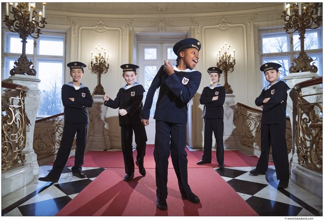 Aktuell gibt es rund 100 aktive Wiener Sängerknaben, die mehrere Wochen des Schuljahres  auf Tourneen in Europa, Asien oder Australien verbringen.  | Foto: Lukas Beck