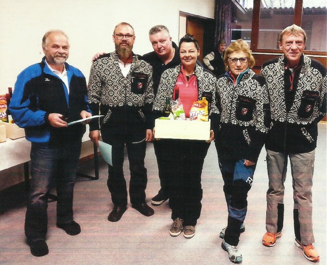 Die Lechaschauer Mixedmannschaft sicherte sich beim Turnier in Hard den zweiten Platz. | Foto: SV Lechaschau