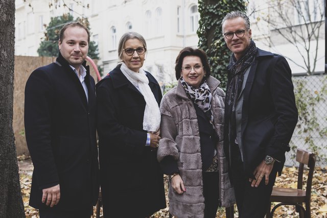 Auch Bezirksvorsteher Daniel Resch (l.) war bei der Grundsteinlegung des Zögernitz unter den Gästen. | Foto:  Sima Prodinger