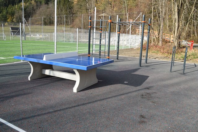 Eine Menge Geld wurde in den neuen Sportplatz investiert.
