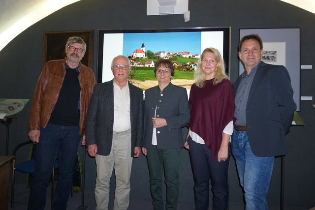 Holocaust-Überlebender Sandor Vandor mit Karl Amtmann, Gabriele Jedliczka und Gästen aus St. Anna am Aigen. | Foto: WOCHE