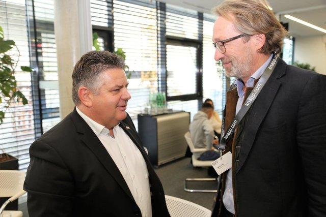 Im Gespräch bei Knapp: WKO-Obmann Hohl und Bgm. Frey | Foto: WKO