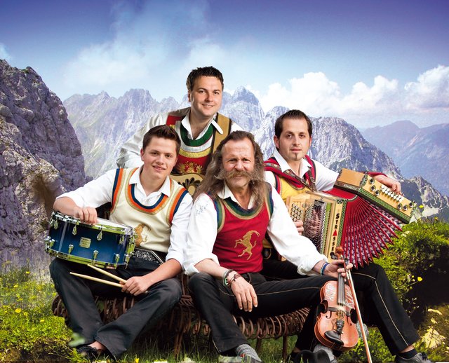 Die Mayrhofner aus dm Zillertal geben am Freitag, dem 30. November, ein Weihnachtskonzert in der Heilig-Geist-Kirche.