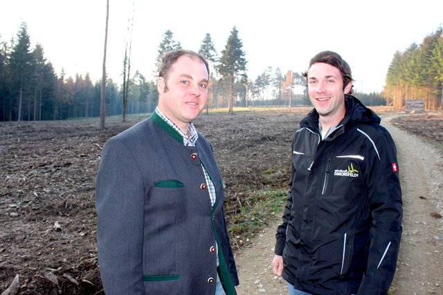 Markus Phillip, Stiftsförster in Geras und Michael Nagl, Projektentwickler für die Windkraft Simonsfeld