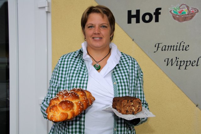 Sonja Wippel lädt zur Verkostung von Apfelbrot und Potizen in ihren Hofladen in Premstätten. | Foto: Edith Ertl