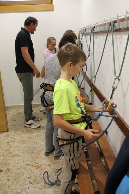 Sichern üben in der Garderobe