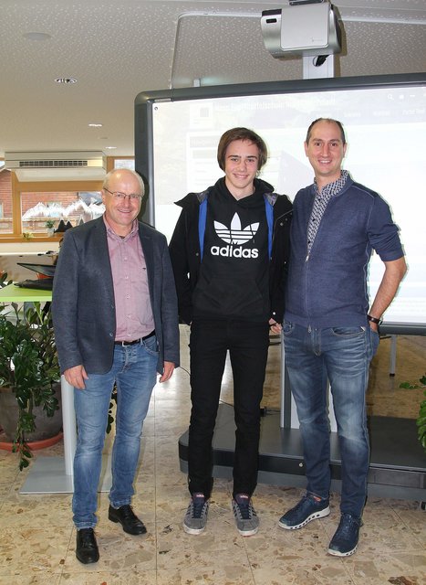 Auch ehemalige Schüler kommen immer wieder gerne vorbei. vl. Direktor der Sportmittelschule Helmut Knabl, sein ehemaliger Schüler Angelo Klotz und Angelo's ehemaliger Deutsch Lehrer Marcel Niederbacher