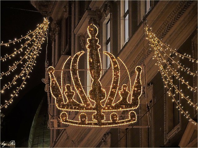 Natürlich mit Krone mittig, wie könnte es anders sein | Foto: © Uschi R.