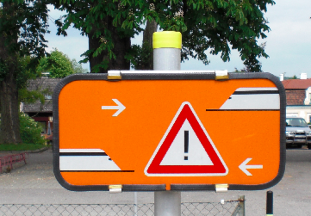 Ein Warnschild wurde bereits in Kefermarkt angebracht.  | Foto: ÖBB