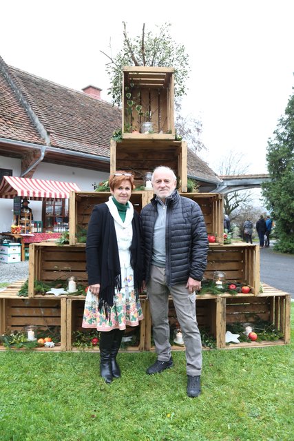 Hofbesitzer Waltraud und Heribert Wilfling luden gemeinsam mit einigen regionalen Ausstellern zur Veranstaltung "Kunst Advent". 