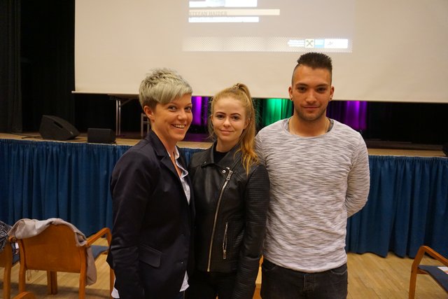 Katja und Julia Sassmann mit Niklas Pfeiffer