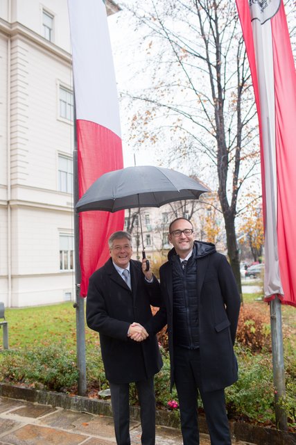 LH Peter Kaiser begrüßt den Landesrat Federico Caner für den Veneto | Foto: LPD Kärnten/Peter Just