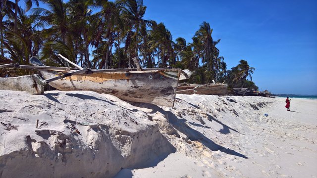 Kilometerlange weiße Strände gibt es in der "Karibik Afrikas". Hier ist Diani Beach zu sehen.
