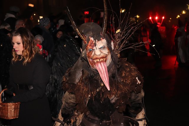 Auch schwarze Engel durften nicht fehlen, sie begleiteten viele Krampusse. | Foto: Cescutti