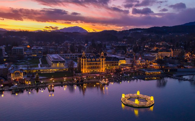 Der Schwimmende Adventkranz, Symbol des Veldner Advents | Foto: Steinthaler