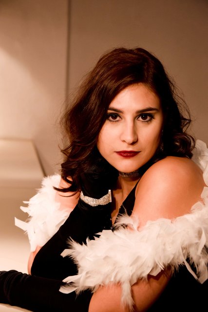 "Operette ist eine unterschätzte Kunstform, sie ist schwer für alle Ausführenden, weil neben dem Singen auf hohem Opernniveau auch Dialoge zu sprechen sind", sagt Corina Koller.  | Foto:  Isa Ammerer