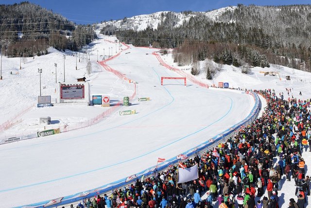 Die Karl-Schranz-Kandahar-Strecke führt über das Himmeleck und den Eisfall hinab ins Karl-Schranz-Zielstadion.