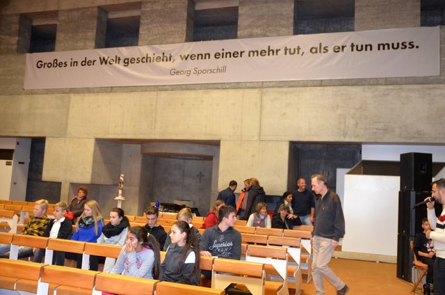 Großes in der Welt geschieht, wenn einer mehr tut, als er tun muss! - Georg Sporschill | Foto: Gruber
