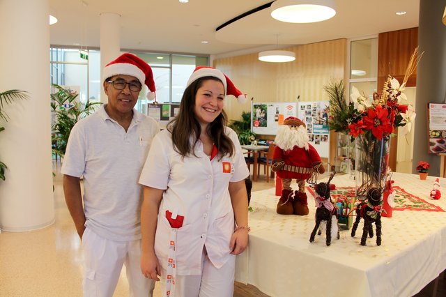 Die Pflegeassistenten Alfredo Bayot und Melanie Berthold haben auch heuer wieder Dienst am 24. Dezember. Er in der Nacht, sie während des Tages.
