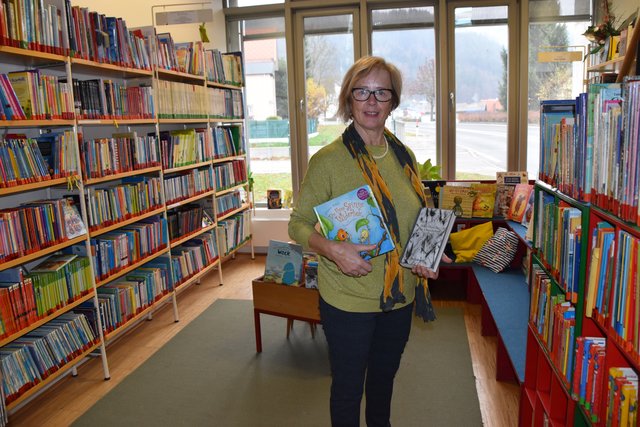 &lt;f&gt;Mimi Ferstl &lt;/f&gt;leitet die Bücherei seit 1992: Sie absolvierte unter anderem die ehrenamtliche Bibliothekarsausbildung 