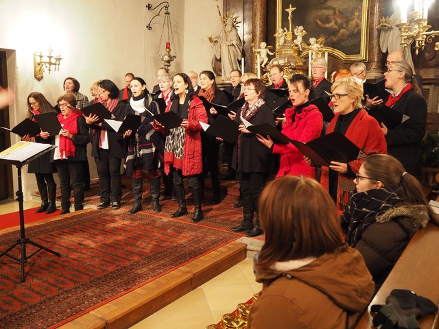 Der Weinlandchores Rohrendorf unter Leitung von Rudolf F. Zettl lädt zum Adventkonzert am 8. Dezember um 18.30 Uhr in die Pfarrkirche Rohrendorf. 
 | Foto: Stephan Jansen