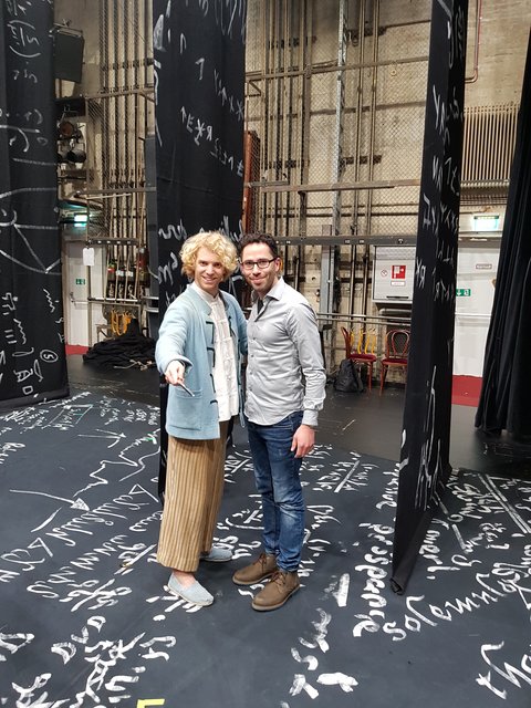 Philipp Tawfik rechts mit "Zauberlehrling" Christopher Dederichs | Foto: Bühne Baden