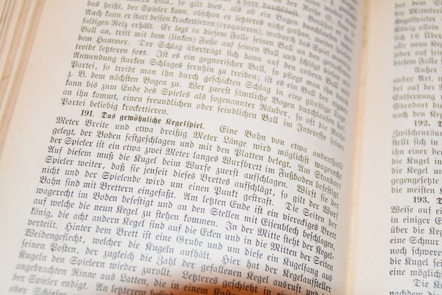 Ein Buch mit genauer Anleitung für Spiele