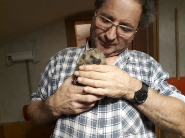 Robert Bergmann mit einem Schützling | Foto: Bergmann