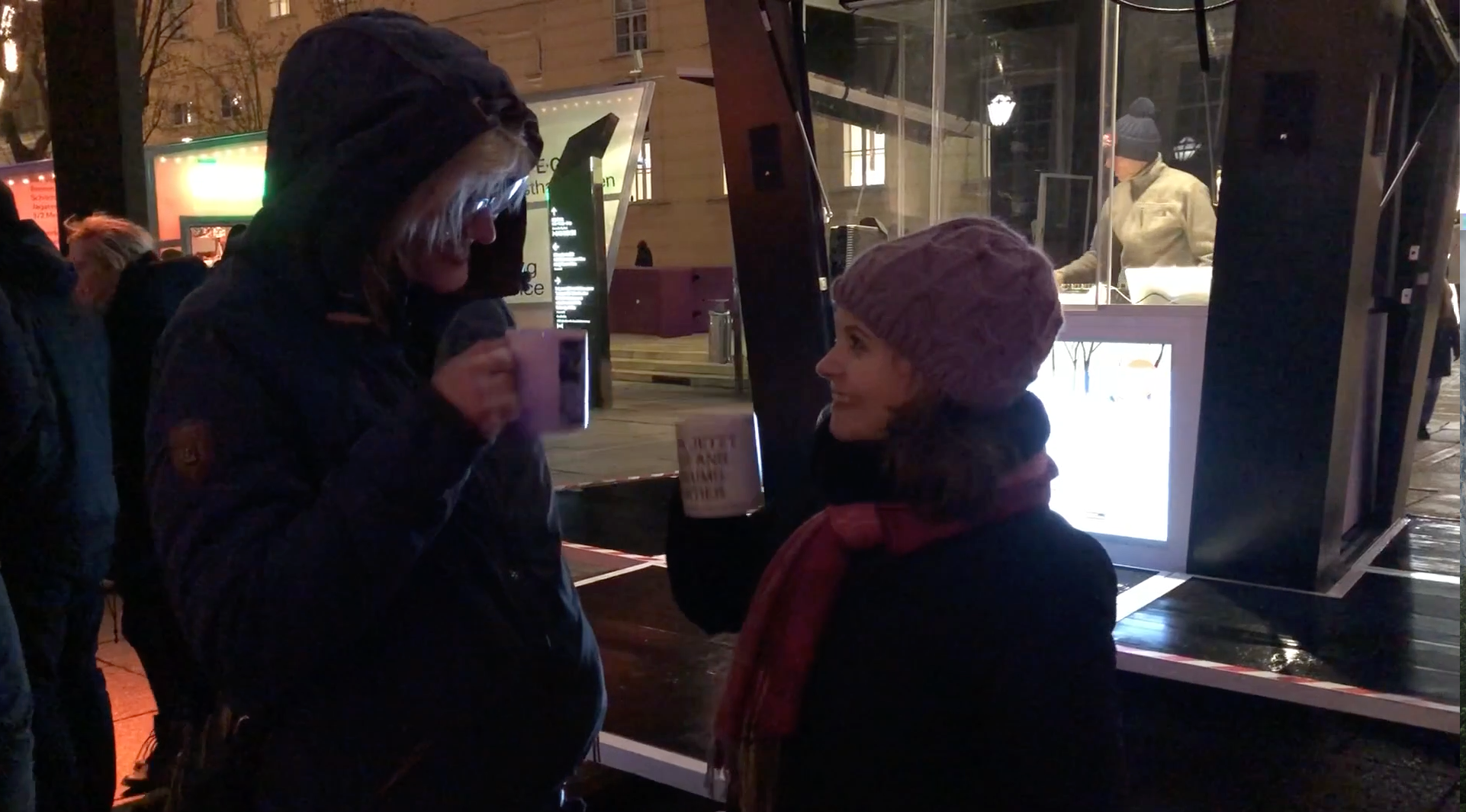 Wo gibt es den besten Punsch? ?Elisabeth und Yvonne testen sich durch Wiens Christkindlmärkte