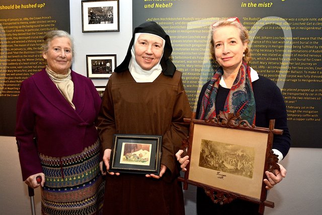 Rotraut und Eva Wittetschka (Erben von Kammerdiener Johann Loschek) mit Oberin Mutter Maria Regina | Foto: Wellenhofer