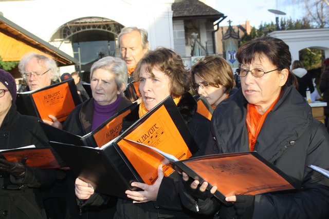 Nach dem Auftritt beim Fernitzer Weihnachtsmarkt voriges Wochenende ist Albasote Vorenze am 9. Dezember in der Pfarrkirche Fernitz zu hören.  | Foto: Edith Ertl