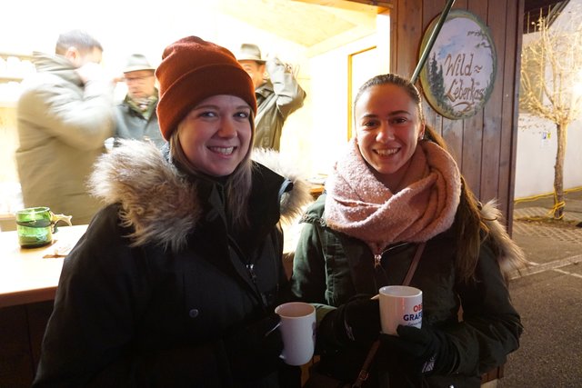 Melanie Gloimüller und Anna Stiefsohn lieben in der Adventzeit die Weihnachtskekse