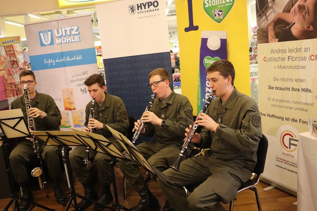 das Klarinetten-Ensemble der Militärmusik Steiermark stimmte auf den Advent ein. | Foto: Edith Ertl