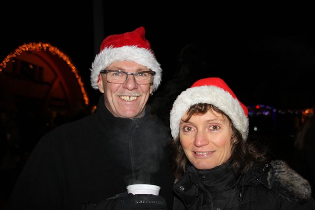 &lt;f&gt;Michael und Mares&lt;/f&gt; genossen die weihnachtliche Stimmung.