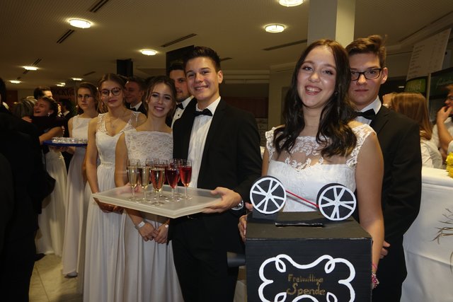 "Cut - Schulzeit abgedreht!" war das Motto des Maturaballes der 8d Klasse des B(R)G Leibnitz am 1. Dezember 2018 im Kulturzentrum Leibnitz | Foto: Heribert Kindermann