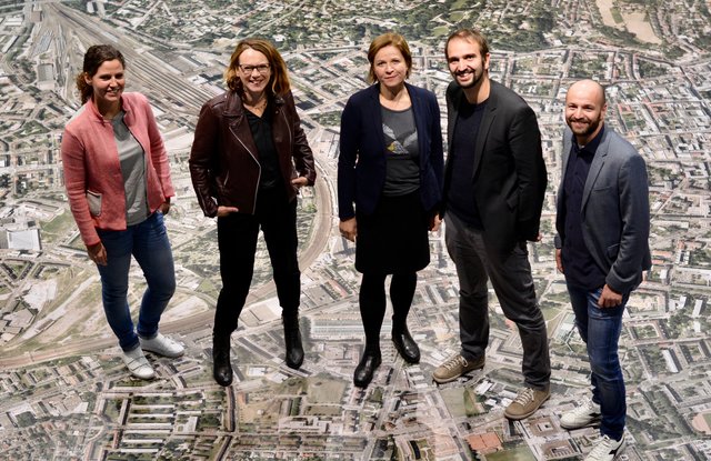 Auf Tour: Graz-Geschäftsführerin Beate Windhager, die Linzer Stadträtin Eva Schobesberger, Judith Schwentner, der Linzer Gemeinderat Klaus Grininger und der oberösterreichische Landtagsabgeordnete Severin Mayr (v.l.) | Foto: Grüne