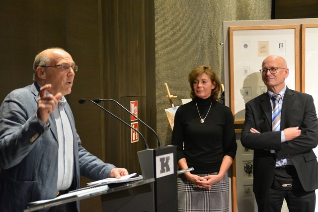 Günther Dankl (Ferdinandeum) mit Elke Pickert und Franz Bode (v.l.) bei der Ausstellungseröffnung am 3. Dezember in Kufstein.