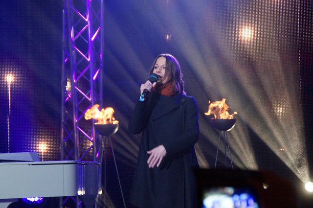 Christina Stürmer performte gleich drei Lieder auf der Bühne – "Millionen Lichter", "Sternstunden" und "Du erinnerst mich an mein Herz".