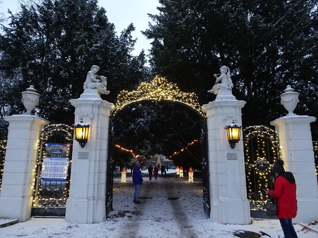 Der Eingang zum "Ebreichsdorfer Adventzauber". 