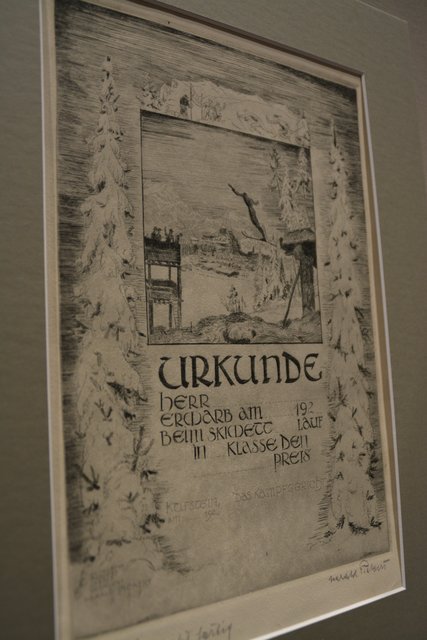 Vorlage einer Urkunde aus den 1920-er-Jahren für Preisträger bei Skiwettsprung und -lauf in Kufstein.