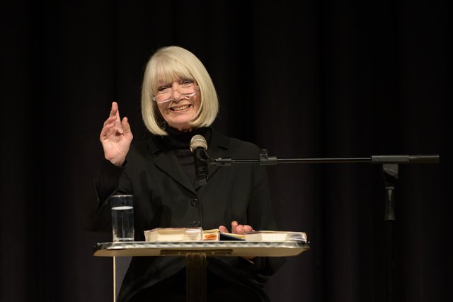 Die bekannte Schauspielerin Erika Pluhar überzeugte mit ihrer Lesung das Werndorfer Publikum. | Foto: Franz Rauch