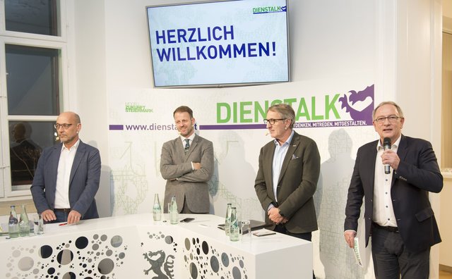 Im Talk über den Fachkräftemangel: Karl-Heinz Snobe, Moderator Michael Fleischhacker, Josef Herk, Detlev Eisel-Eiselsberg (v.l.) | Foto: STVP/Fischer