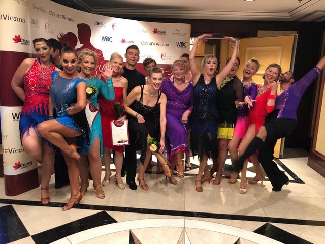 Die erfolgreichen Latein-Damen und - Herren vom Team ProAm Austria beim Amazing Vienna  | Foto: ProAm Austria via Facebook