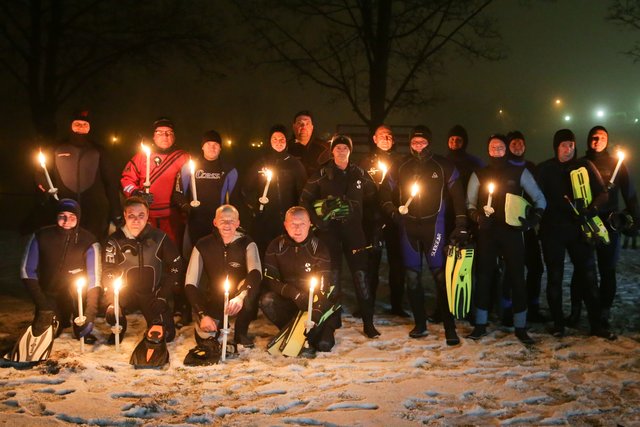 Adventschwimmen der Feuerwehr Enns | Foto: FOTOKERSCHI.AT / HANNES DRAXLER