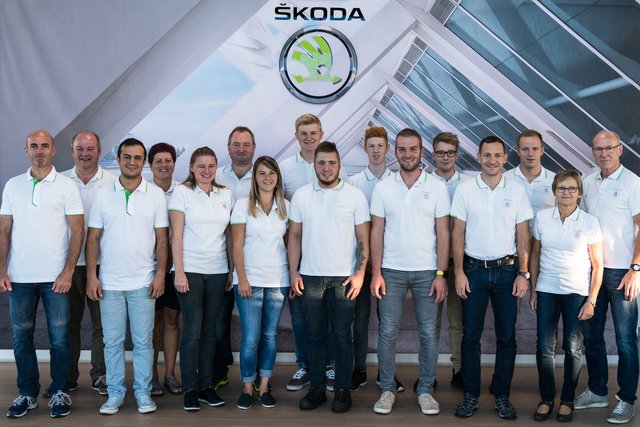 Das Mauthner Team bedankt sich bei allen Kunden für das Vertrauen und die langjährige Loyalität. "Wir freuen uns auf 2019, denn dann warten viele Aktionspakete wie der neue Scala und der neue SUV auf uns", so Chef Franz Mauthner (1. v. r.).
 | Foto: Mauthner