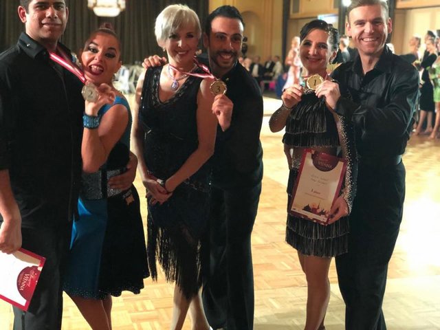 Andreas mit Profi Claudia, Greta mit Profi Danilo und Erika mit Profi Peter. Erika und Peter gewannen das heißumkämpfte Latein Scholarship! | Foto: ProAm Austria via FAcebook.